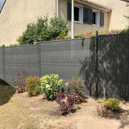 Réalisation client - Kit occultation lattes à tresser PVC gris anthracite Réalisation client - Kit occultation lattes à tresser PVC gris anthracite