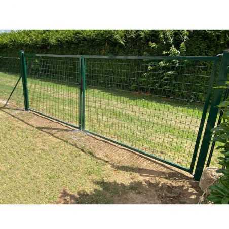Réalisation client - Portail grillage easy home passage 4 metres vert Réalisation client - Portail grillage easy home passage 4 metres vert