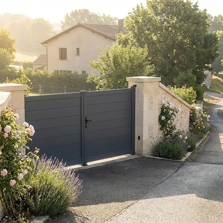 Portail battant aluminium plein lame XXL | Easy Clôture