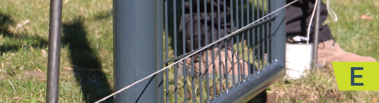 Comment poser en scellement mon portillon de jardin ?